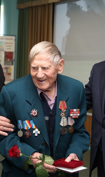 Вручение юбилейных медалей в честь 70-летия Победы ветеранам Великой Отечественной войны
