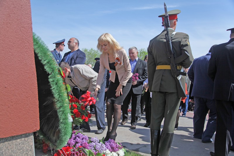 Возложение венков и цветов к мемориалу в Кумженской роще